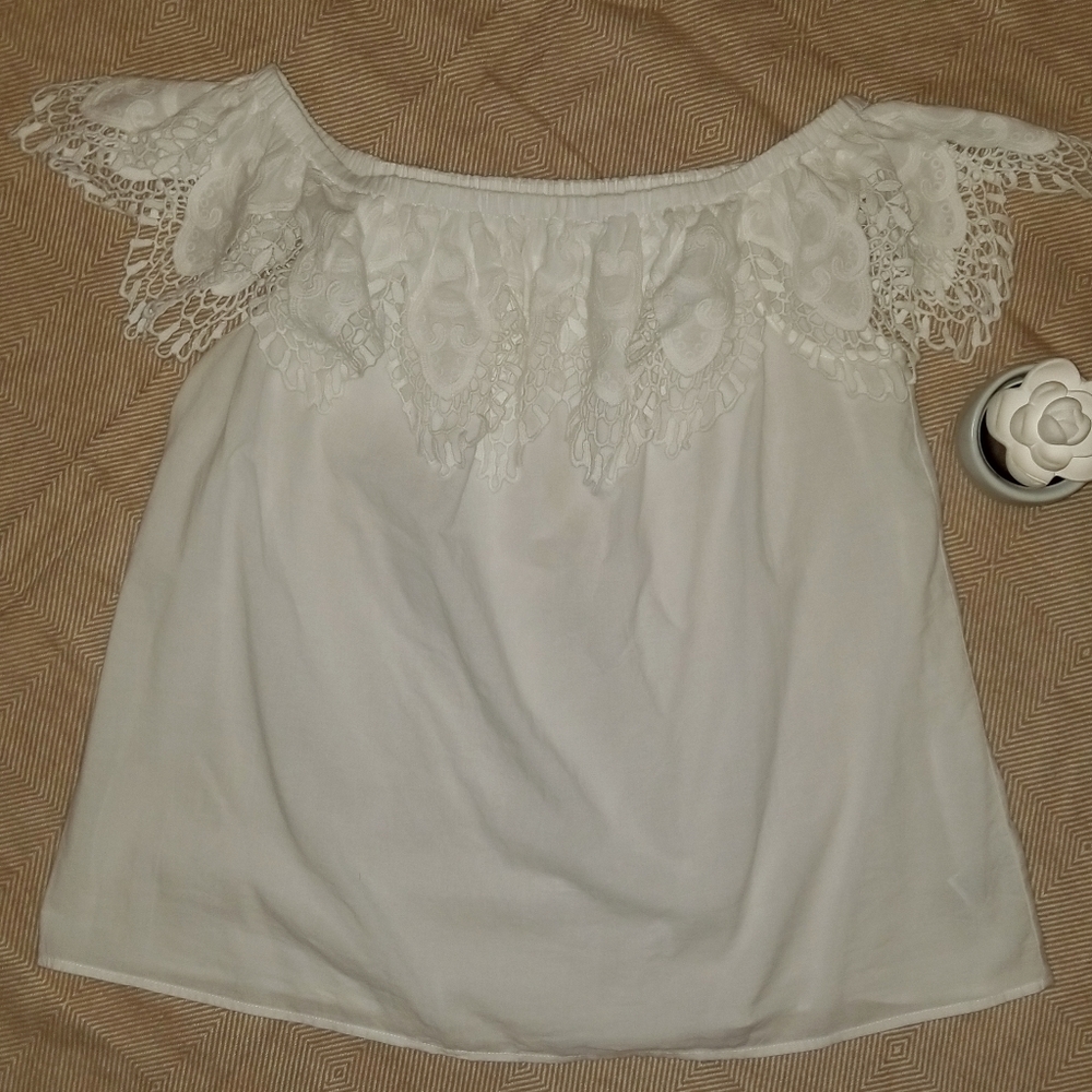 White lace ruffle trim top